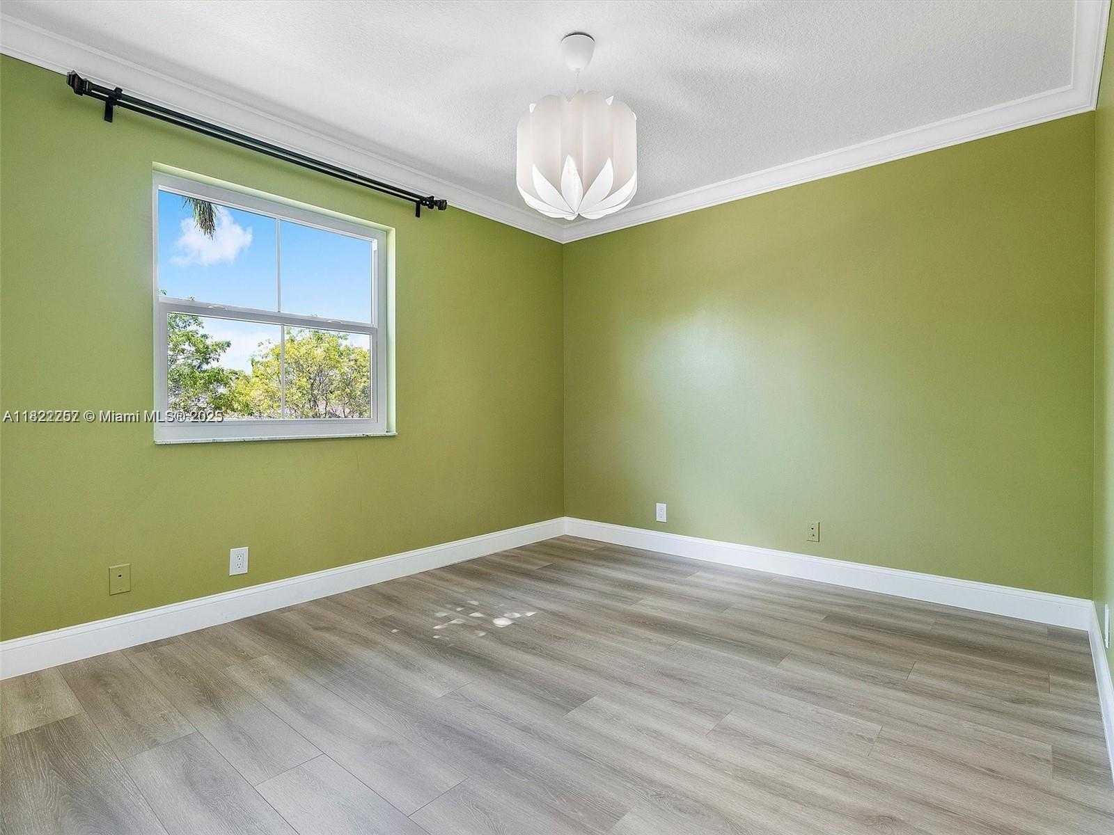 Small Image of 1175 PEREGRINE WAY, Weston Number 21