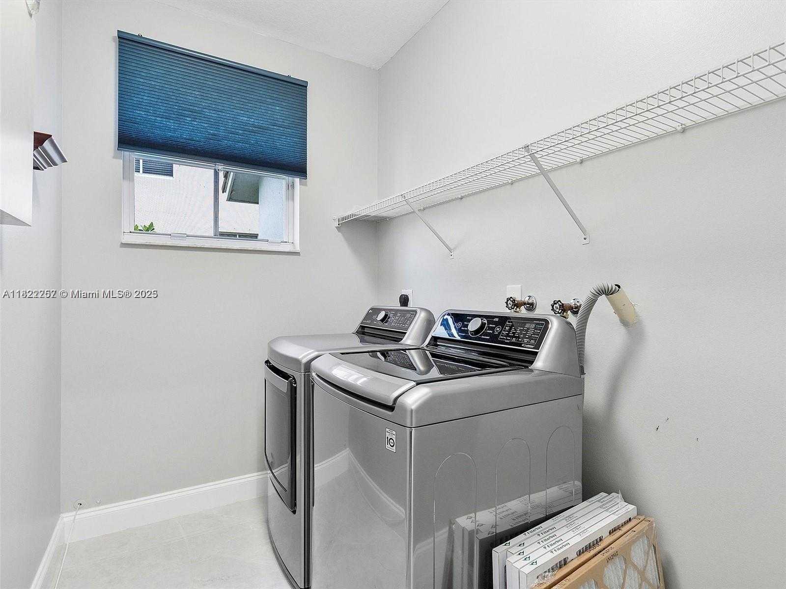 Small Image of 1175 PEREGRINE WAY, Weston Number 26