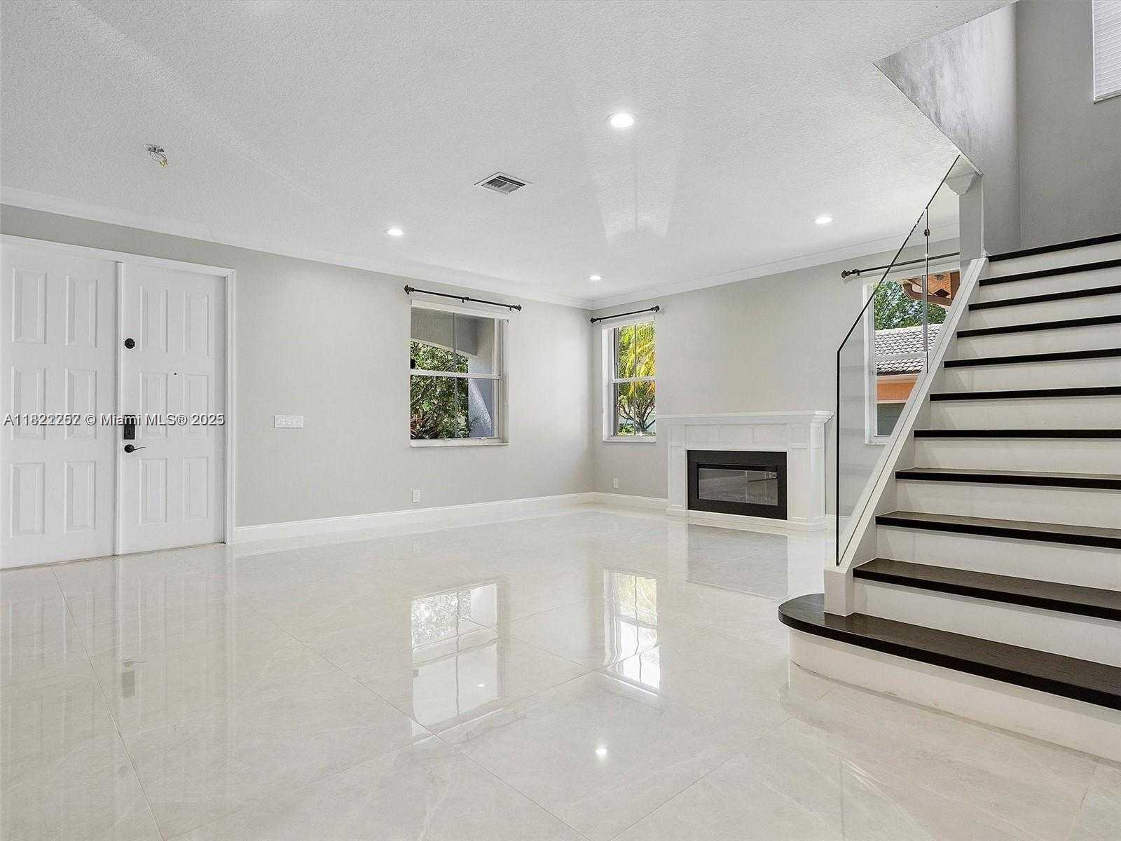 Small Image of 1175 PEREGRINE WAY, Weston Number 3