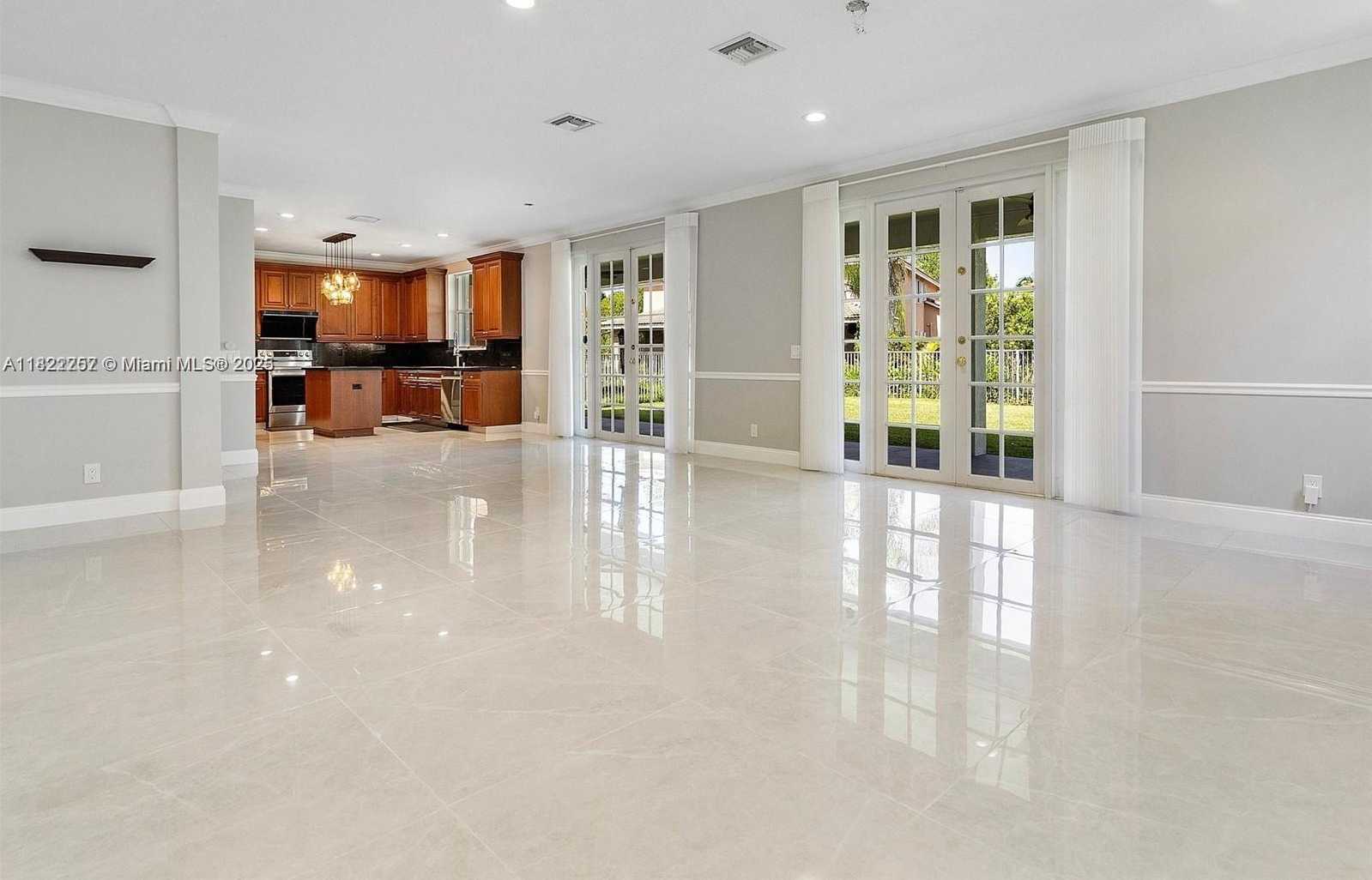 Small Image of 1175 PEREGRINE WAY, Weston Number 5