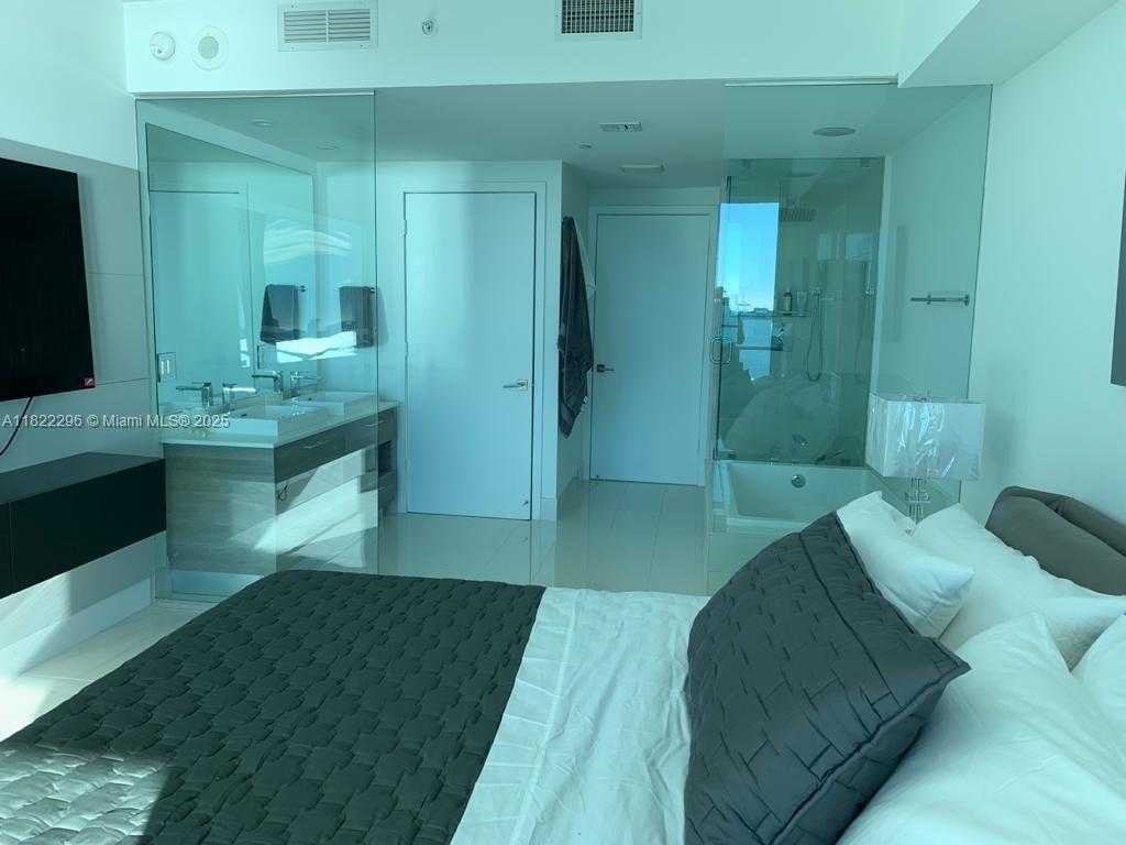 Small Image of 650 NORTH EAST 32 ST #705, Miami Number 16
