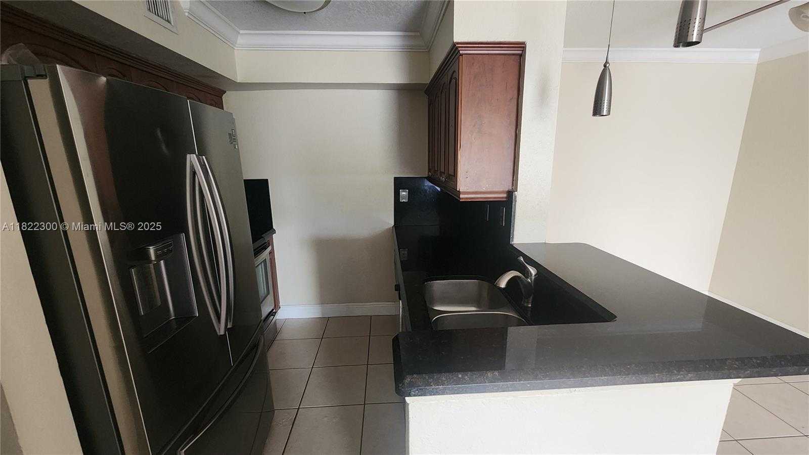 Small Image of Miami Number 3