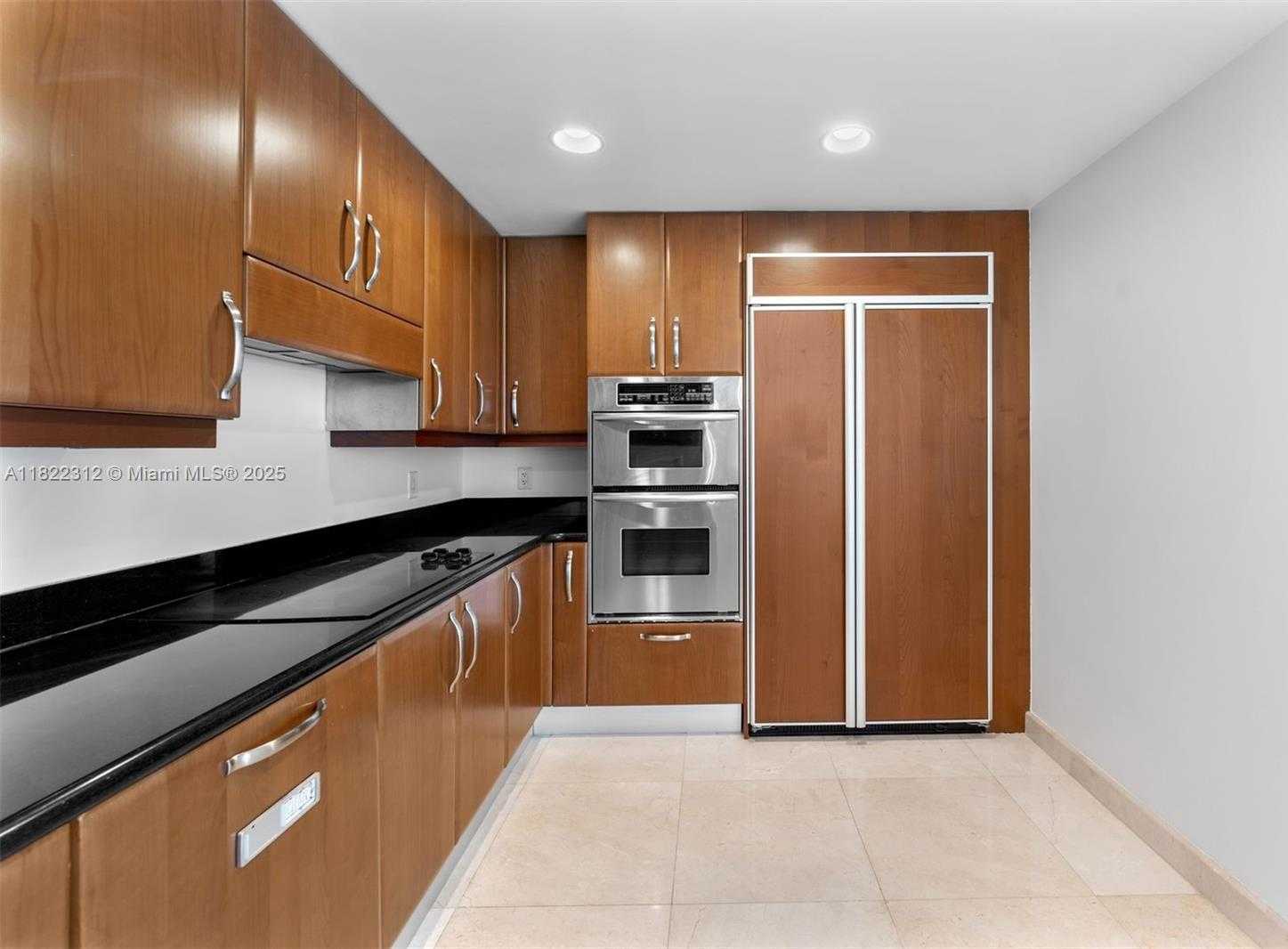 Small Image of 19400 TURNBERRY WAY #1221, Aventura Number 11