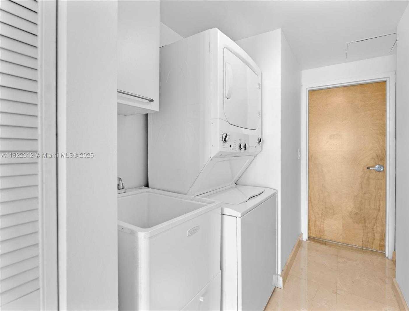 Small Image of 19400 TURNBERRY WAY #1221, Aventura Number 23