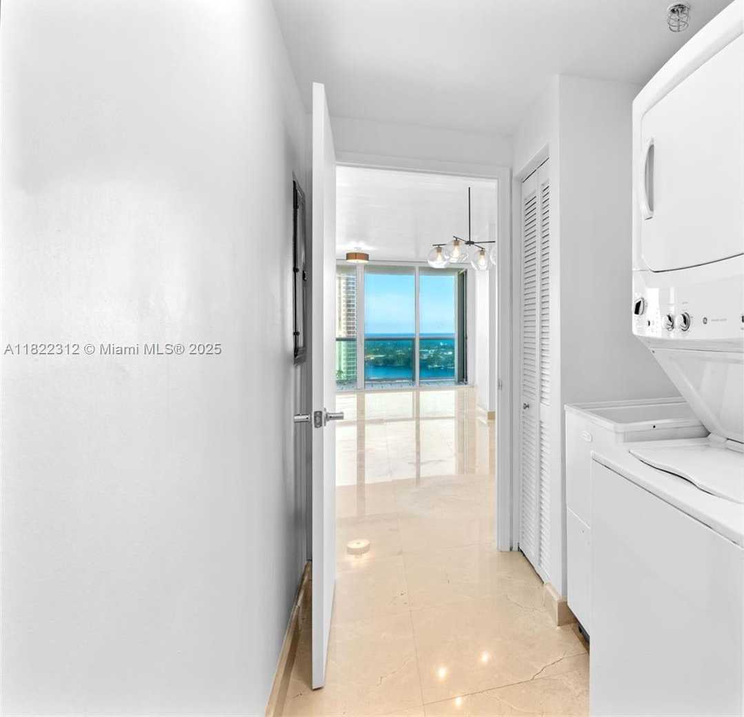 Small Image of 19400 TURNBERRY WAY #1221, Aventura Number 24
