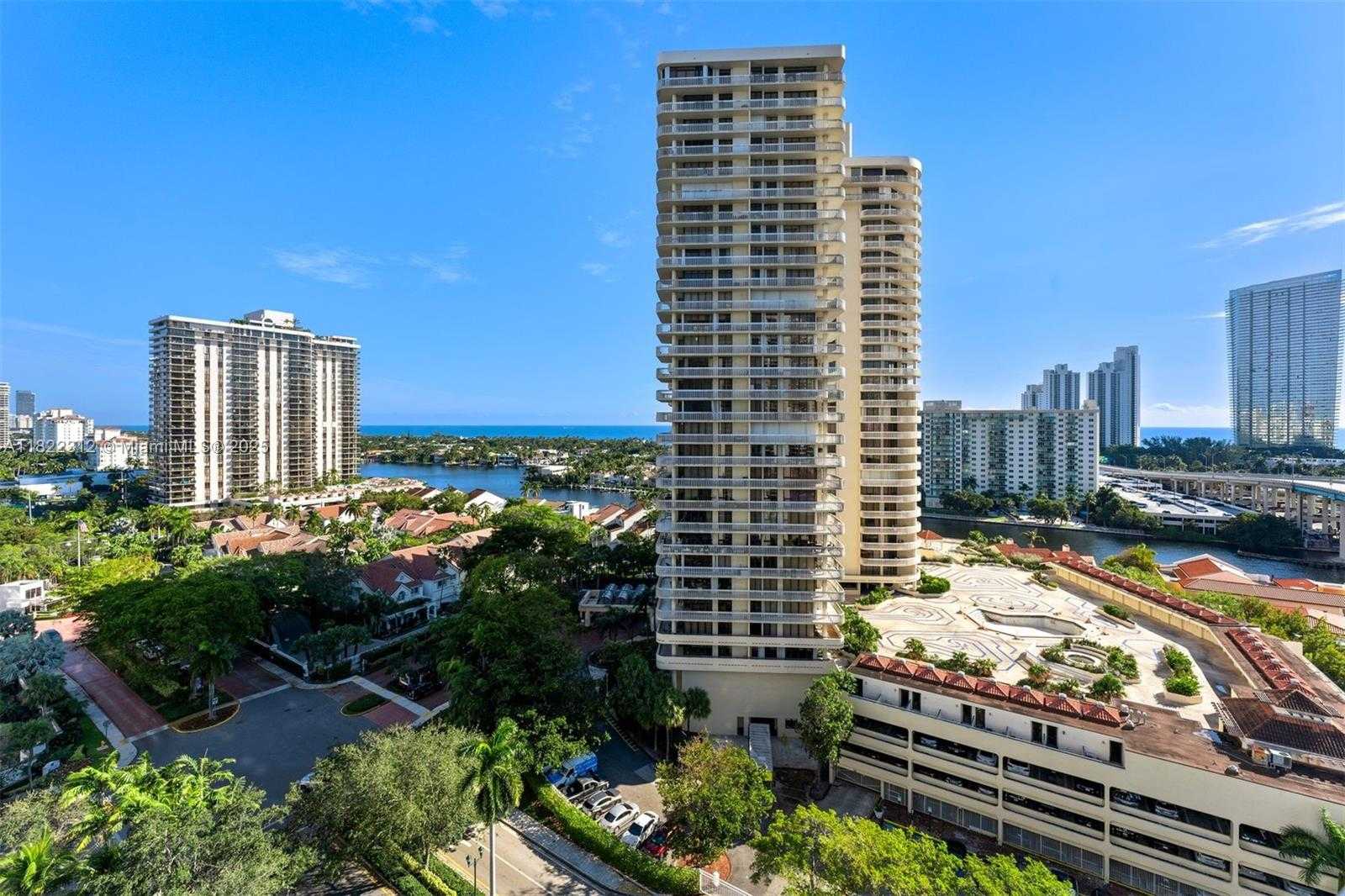 Small Image of 19400 TURNBERRY WAY #1221, Aventura Number 26