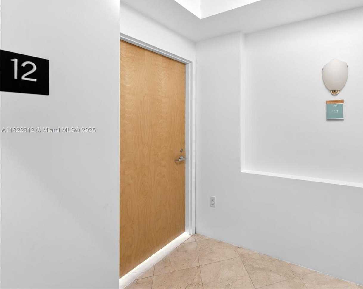Small Image of 19400 TURNBERRY WAY #1221, Aventura Number 5