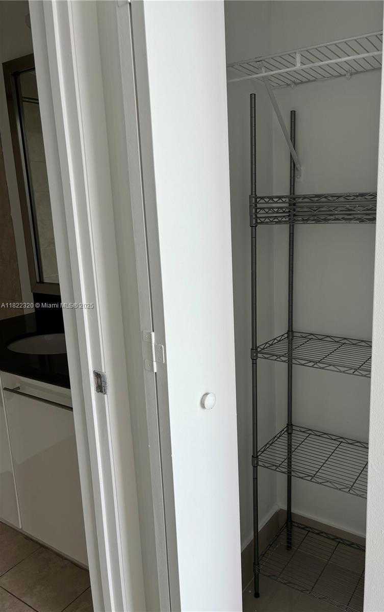 Small Image of 90 SOUTH WEST 3RD ST #4106, Miami Number 15