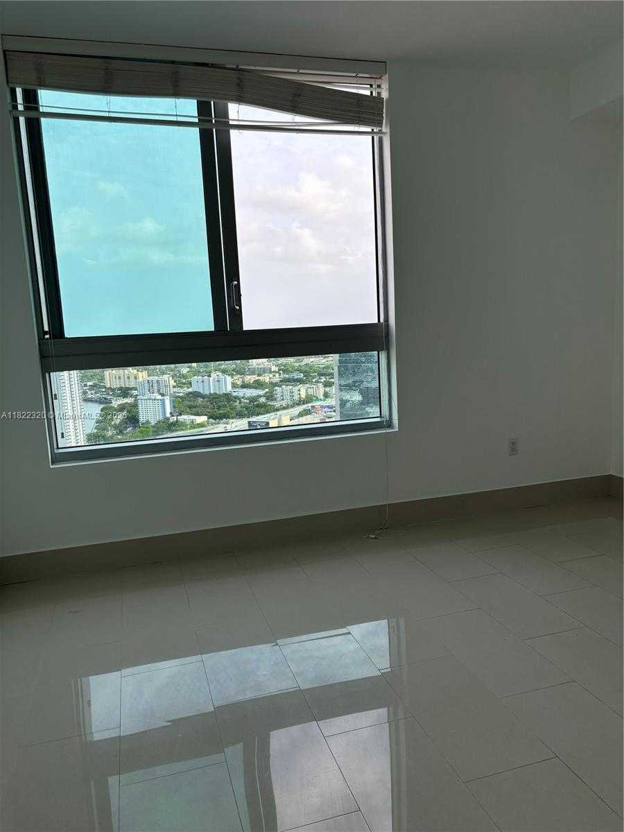 Small Image of 90 SOUTH WEST 3RD ST #4106, Miami Number 17