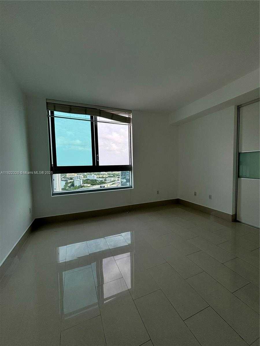 Small Image of 90 SOUTH WEST 3RD ST #4106, Miami Number 20
