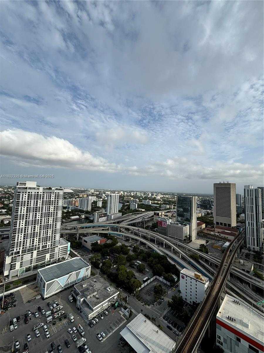Small Image of 90 SOUTH WEST 3RD ST #4106, Miami Number 22