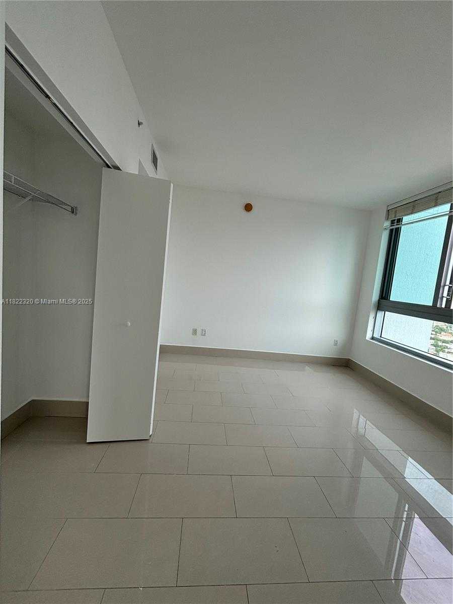 Small Image of 90 SOUTH WEST 3RD ST #4106, Miami Number 24