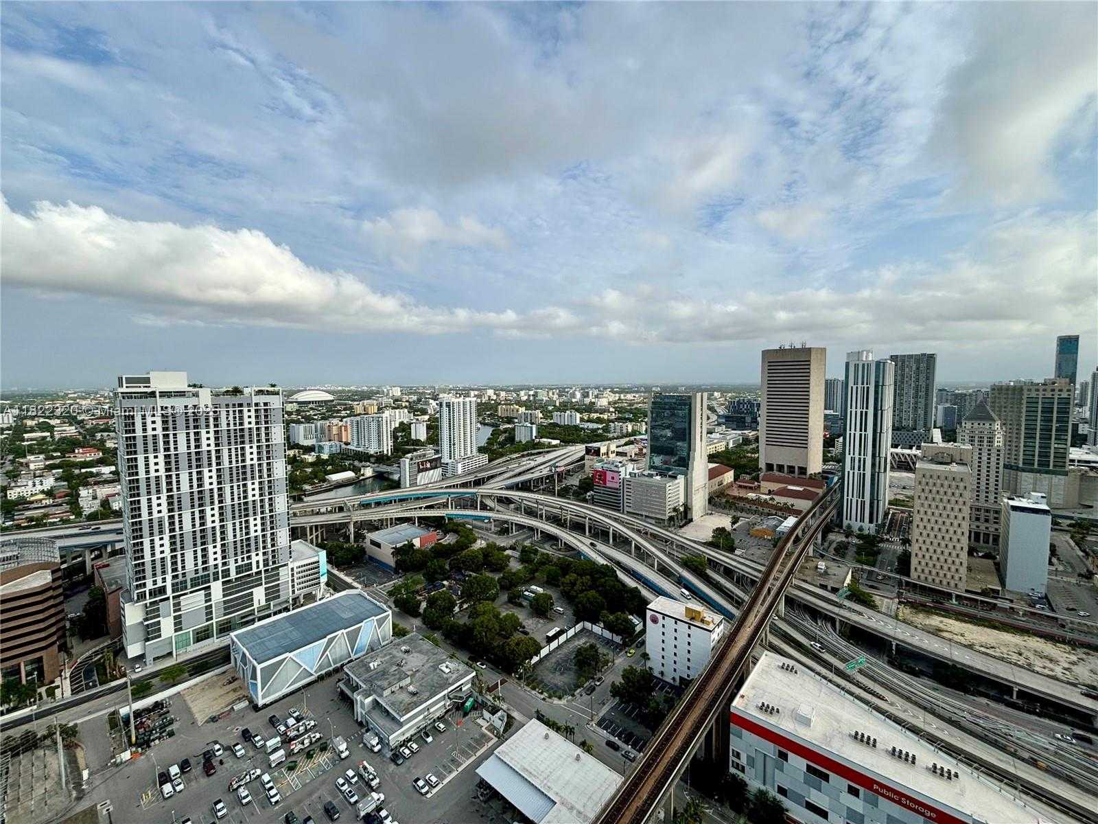 Small Image of 90 SOUTH WEST 3RD ST #4106, Miami Number 29