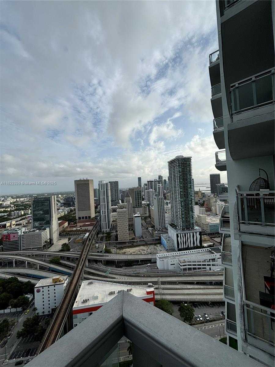 Small Image of 90 SOUTH WEST 3RD ST #4106, Miami Number 31