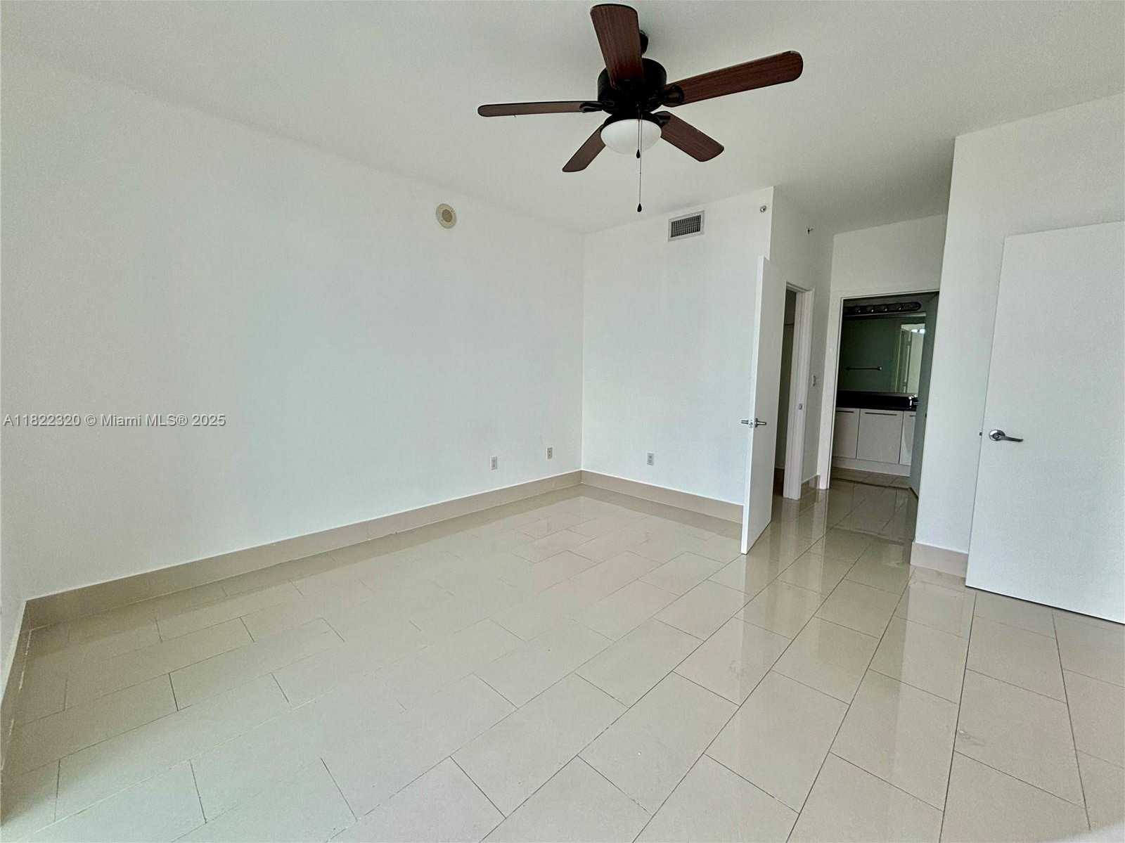 Small Image of 90 SOUTH WEST 3RD ST #4106, Miami Number 33