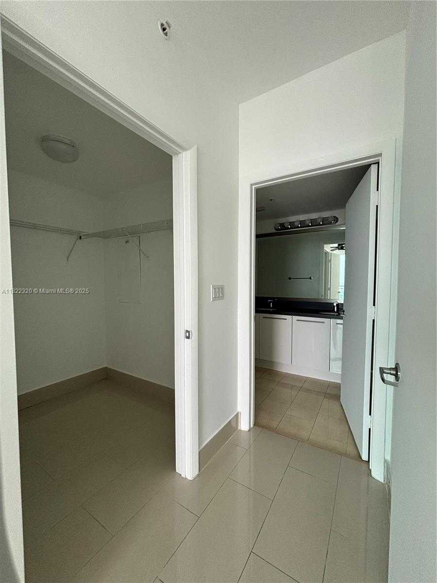 Small Image of 90 SOUTH WEST 3RD ST #4106, Miami Number 37