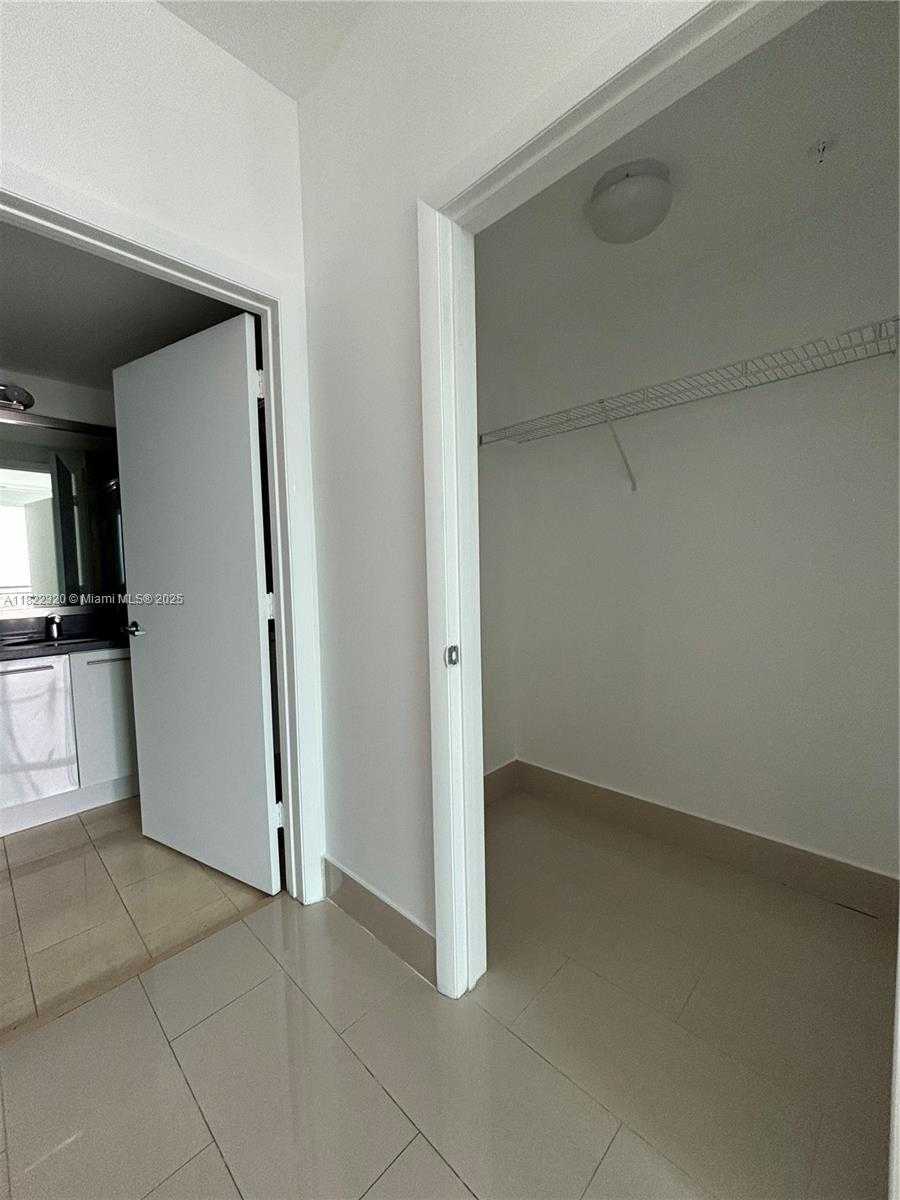 Small Image of 90 SOUTH WEST 3RD ST #4106, Miami Number 39