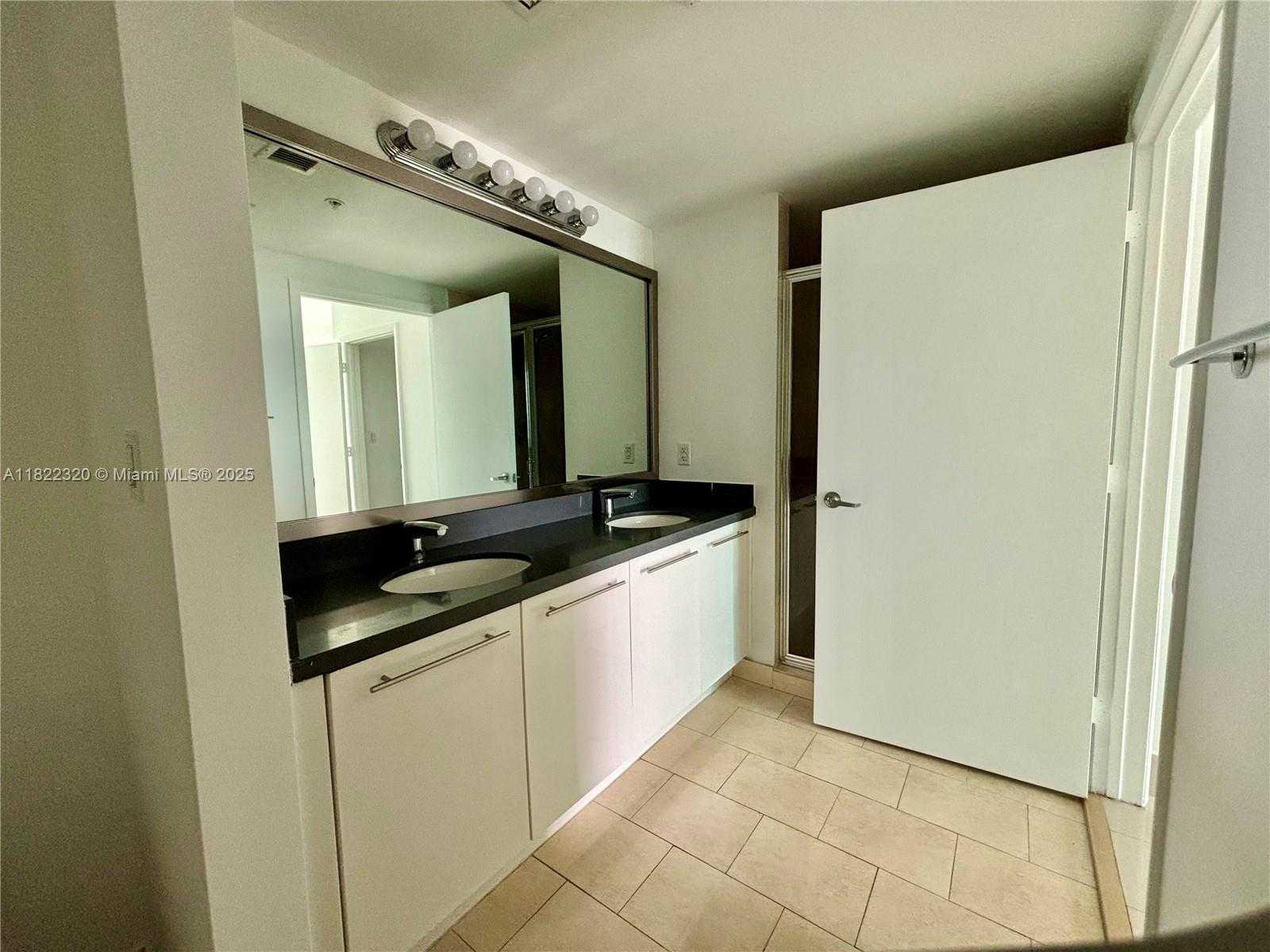Small Image of 90 SOUTH WEST 3RD ST #4106, Miami Number 40
