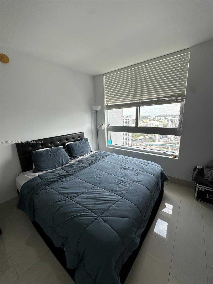 Small Image of 90 SOUTH WEST 3RD ST #4106, Miami Number 7