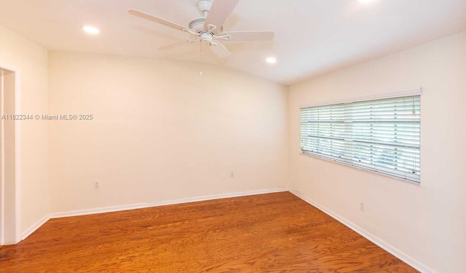 Small Image of 5726 SOUTH WEST 42ND ST, South Miami Number 10