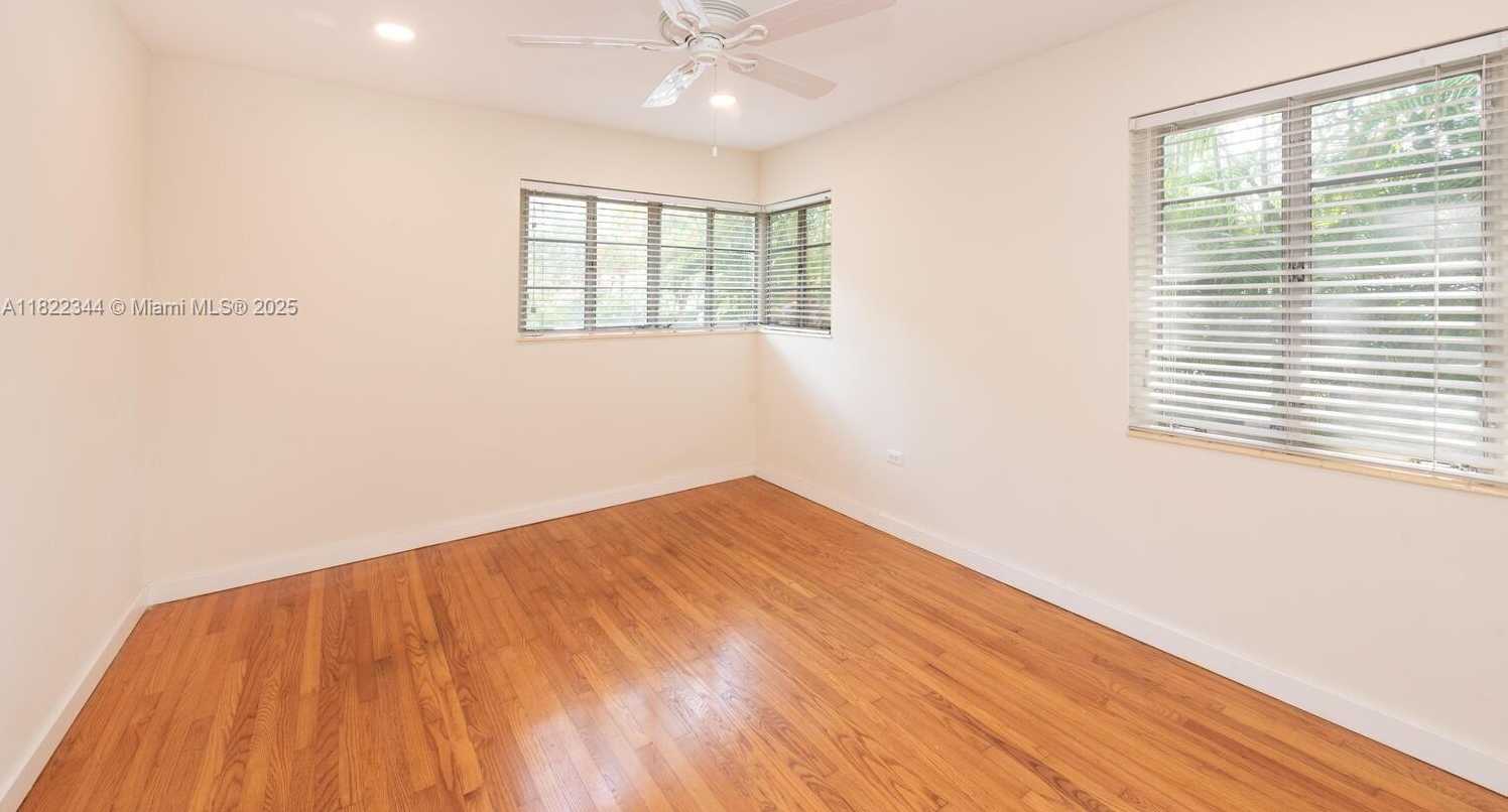 Small Image of 5726 SOUTH WEST 42ND ST, South Miami Number 15