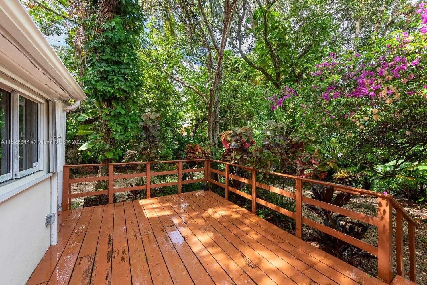 Small Image of 5726 SOUTH WEST 42ND ST, South Miami Number 21