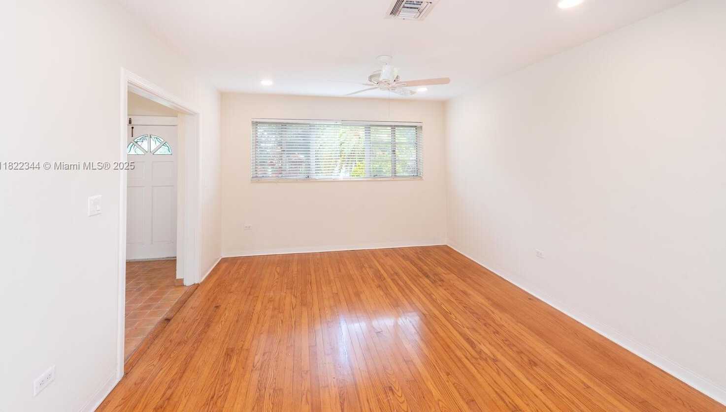 Small Image of 5726 SOUTH WEST 42ND ST, South Miami Number 4
