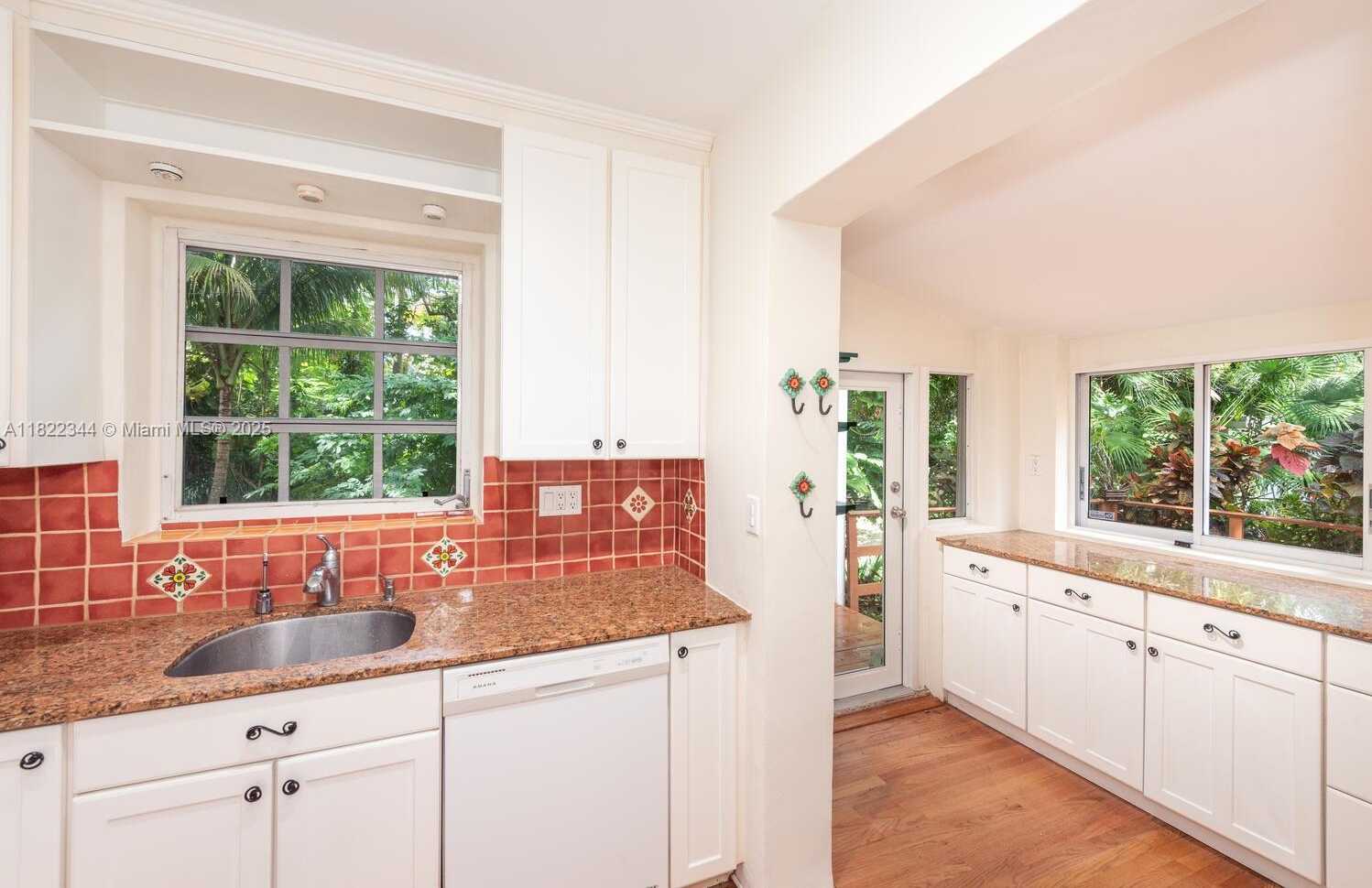 Small Image of 5726 SOUTH WEST 42ND ST, South Miami Number 9