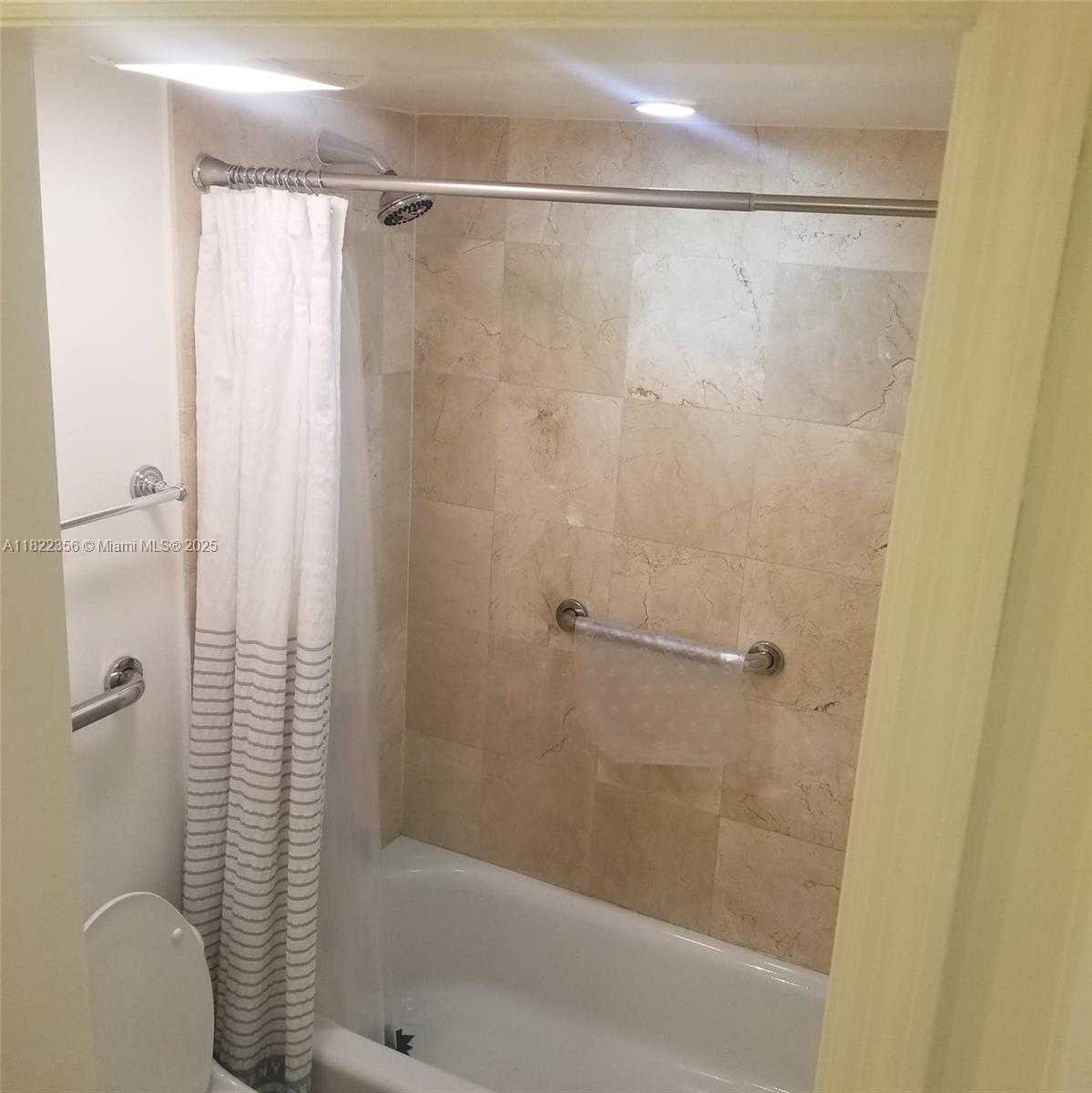 Small Image of 6917 COLLINS AVE #408, Miami Beach Number 16