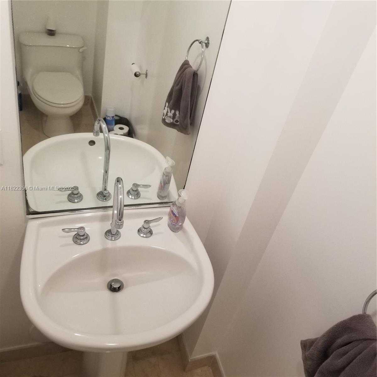 Small Image of 6917 COLLINS AVE #408, Miami Beach Number 18