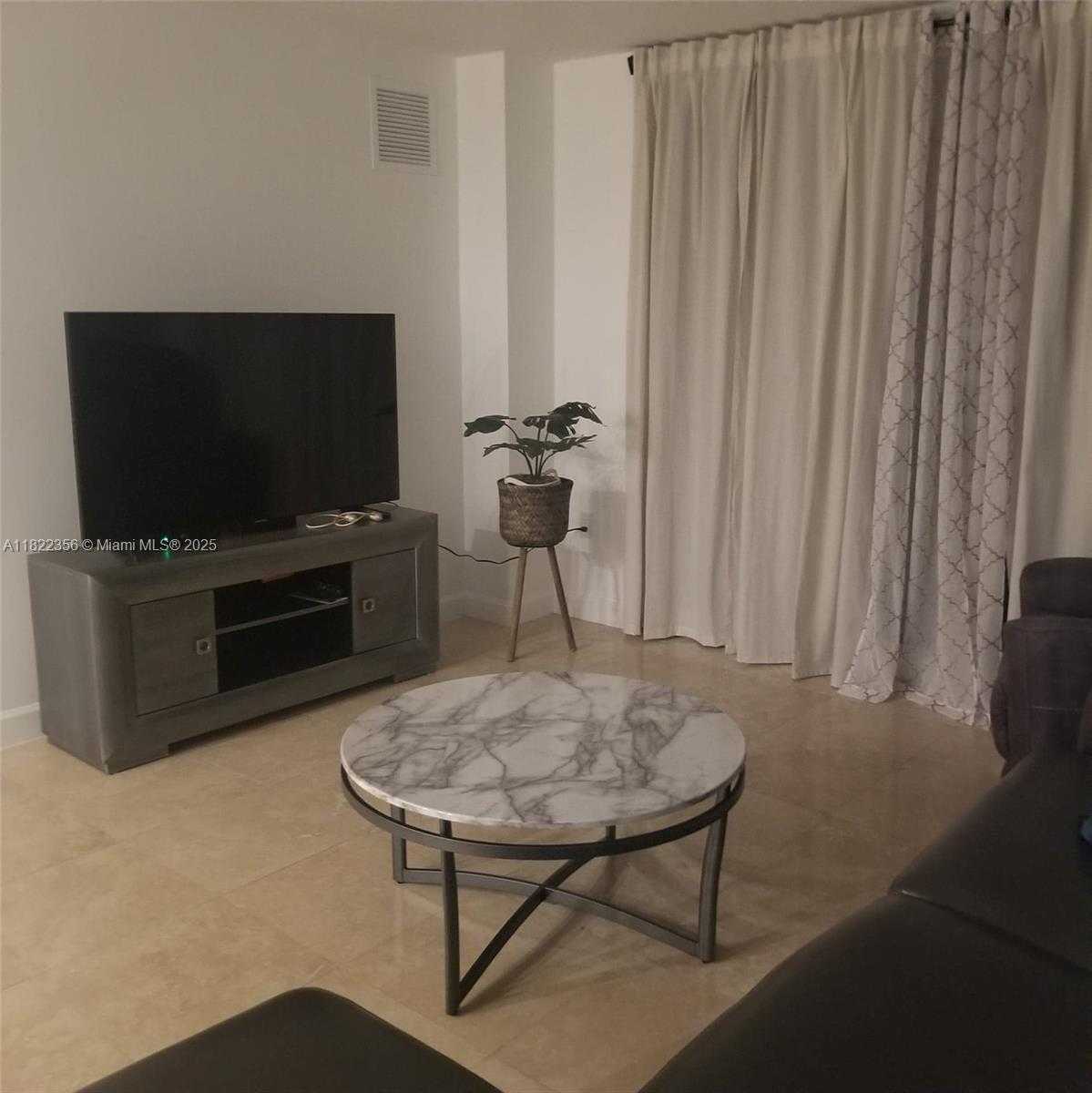 Small Image of 6917 COLLINS AVE #408, Miami Beach Number 3