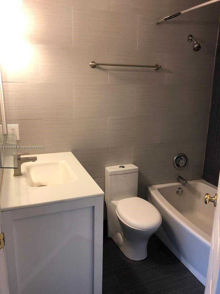 Small Image of 5779 NORTH WEST 116TH AVE #105, Doral Number 11