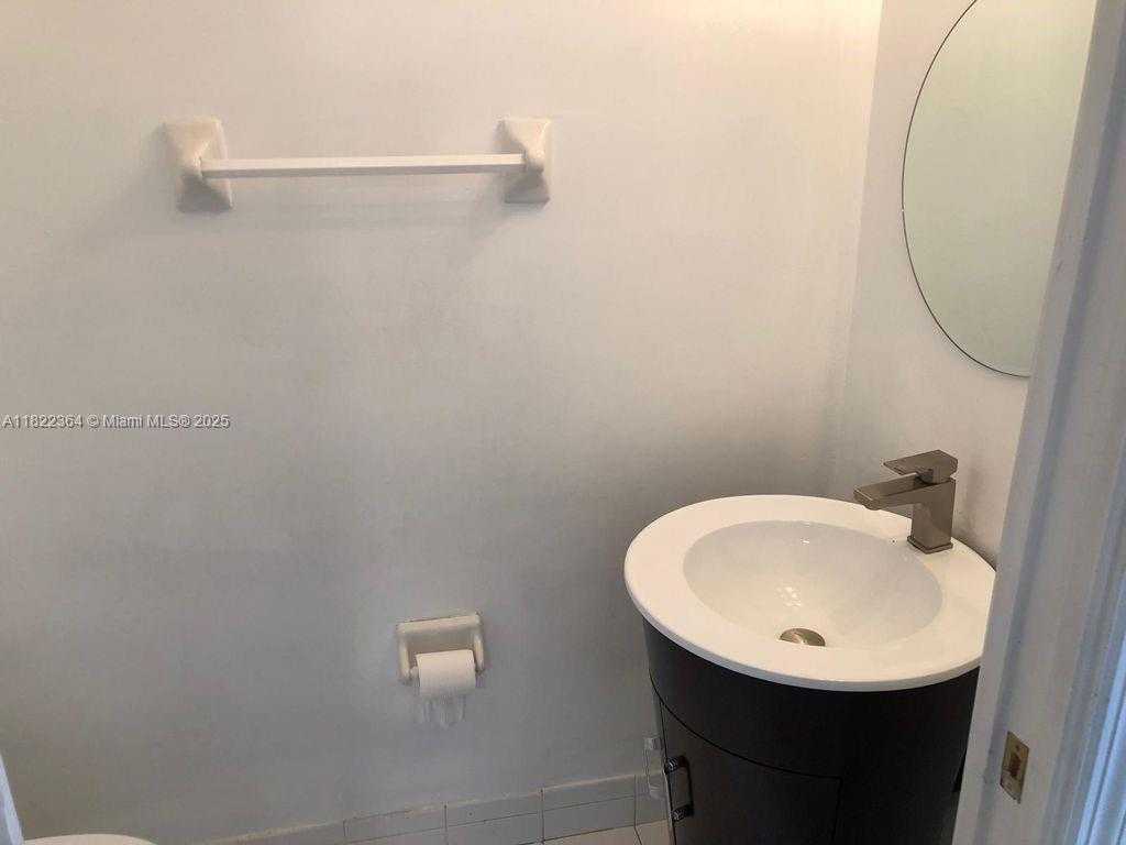 Small Image of 5779 NORTH WEST 116TH AVE #105, Doral Number 22