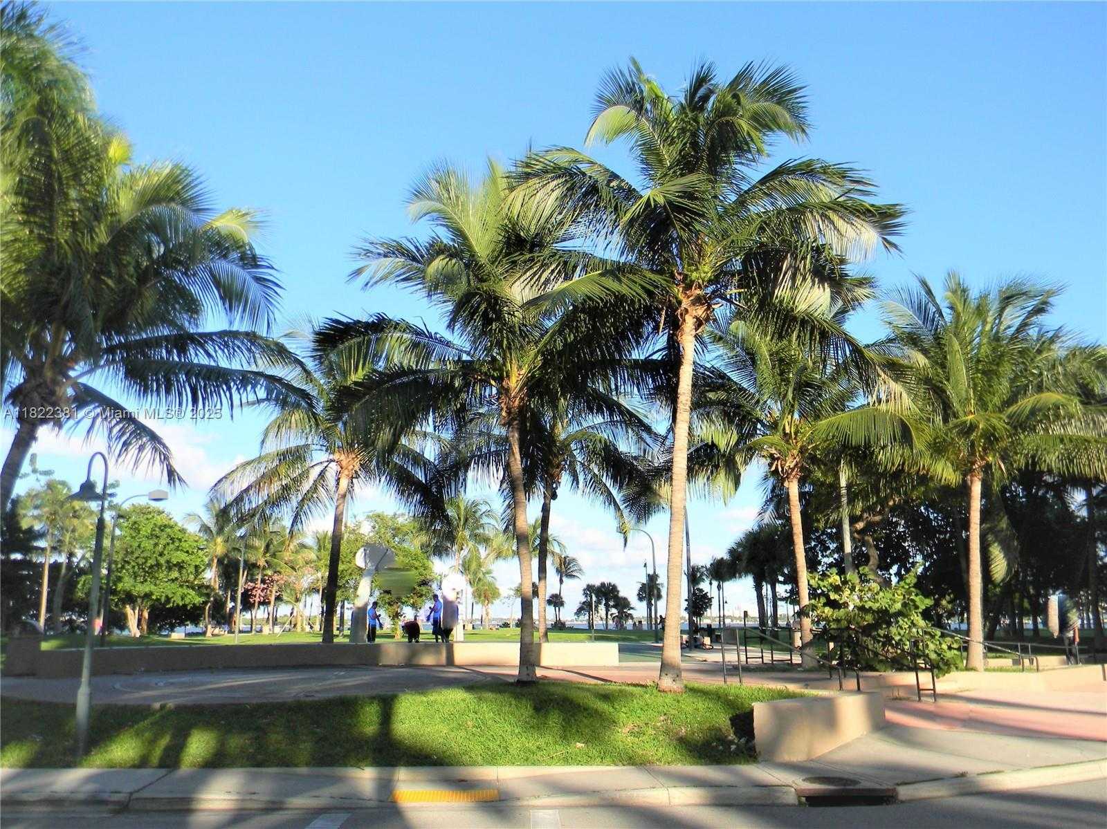 Small Image of 2000 NORTH BAYSHORE DR #617, Miami Number 38