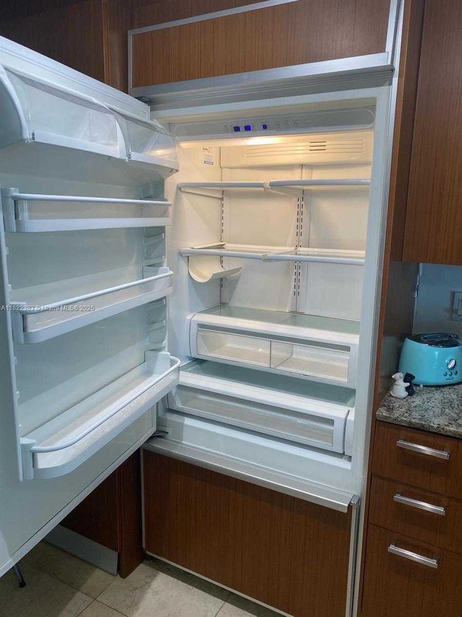 Small Image of 10275 COLLINS AVE #1004, Bal Harbour Number 8