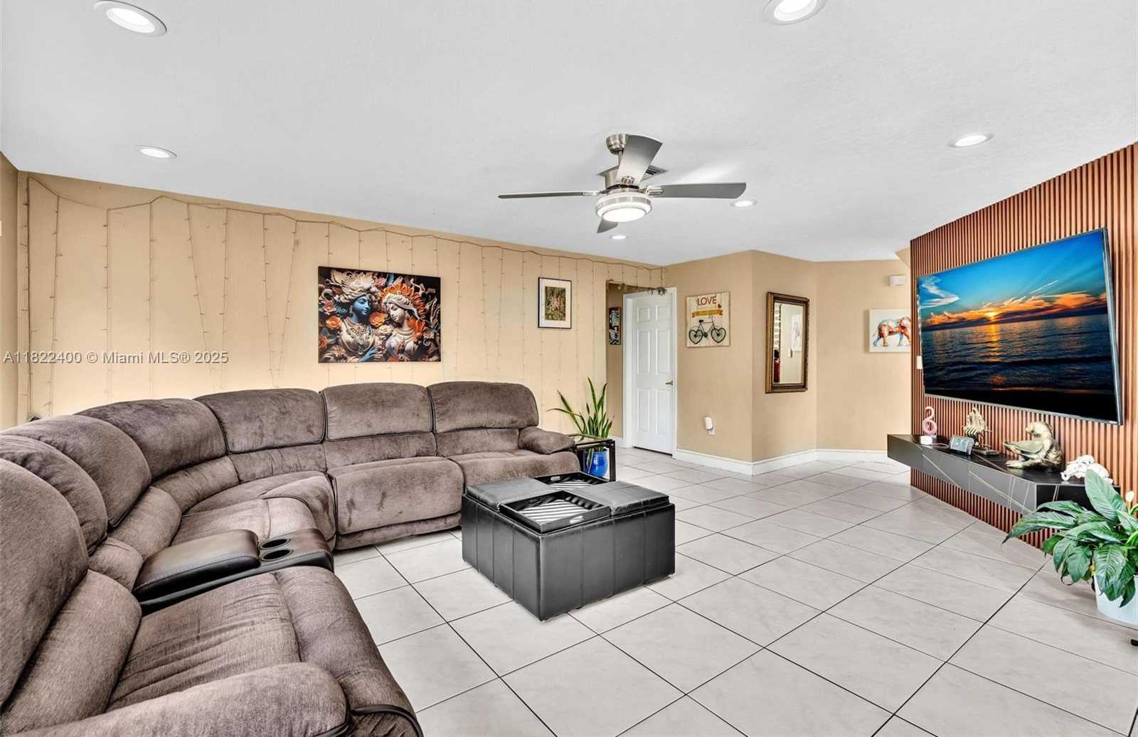 Small Image of 16408 SAPPHIRE PL, Weston Number 15