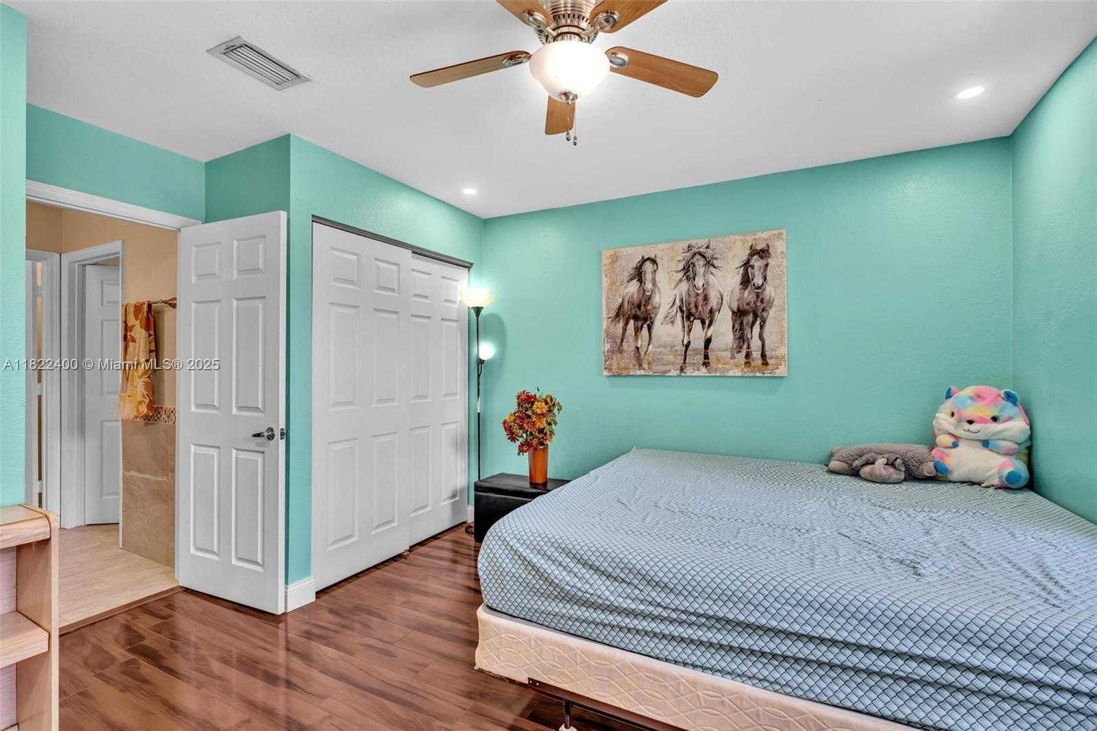 Small Image of 16408 SAPPHIRE PL, Weston Number 24