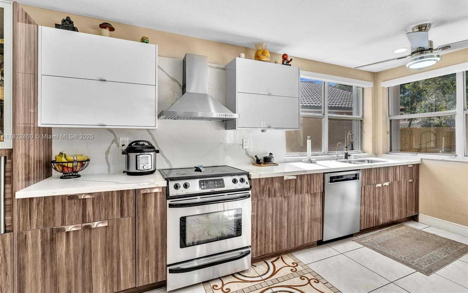 Small Image of 16408 SAPPHIRE PL, Weston Number 7