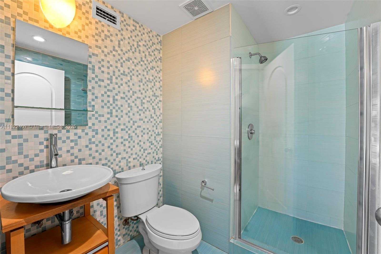 Small Image of 12730 IXORA RD, North Miami Number 19