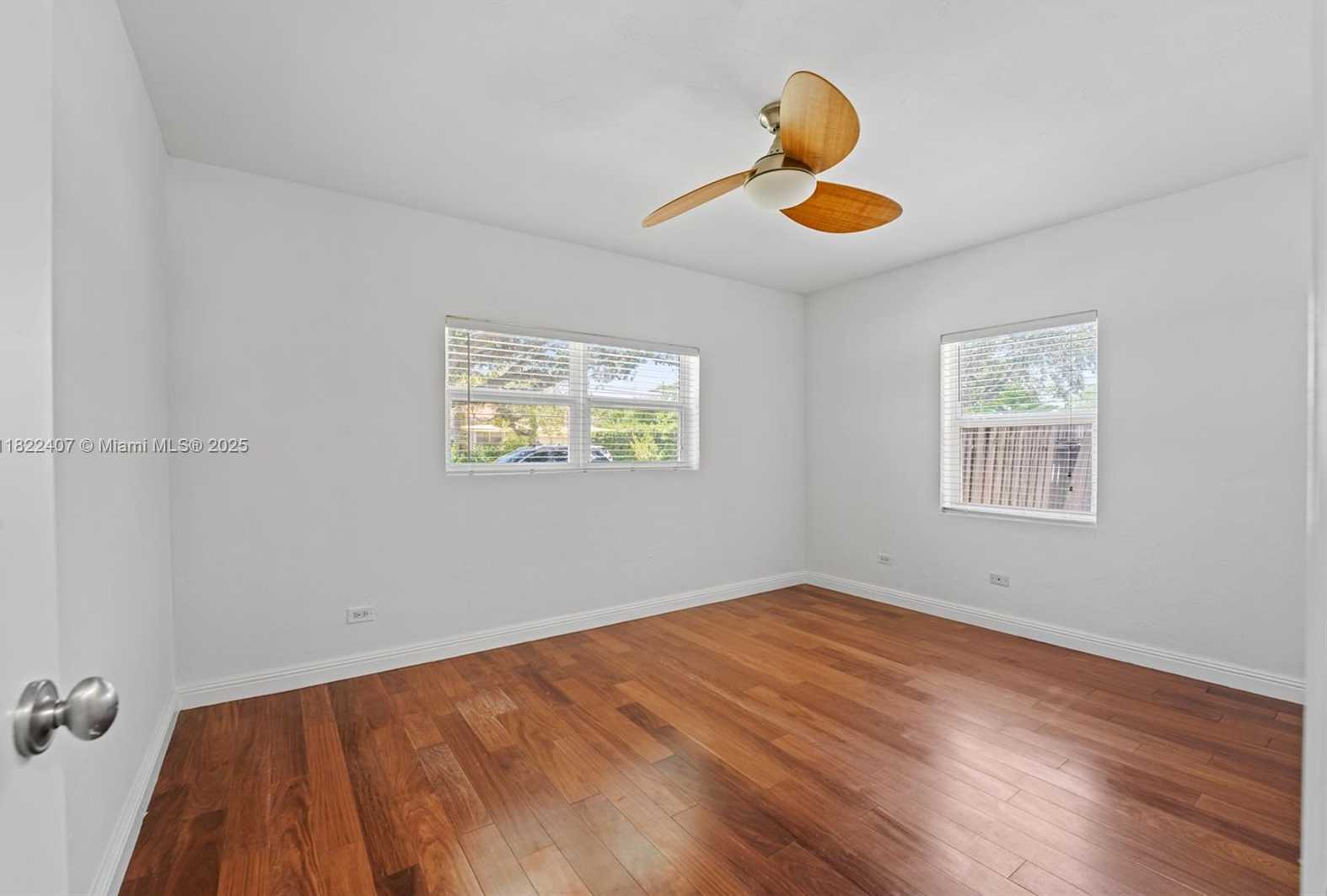 Small Image of 12730 IXORA RD, North Miami Number 20
