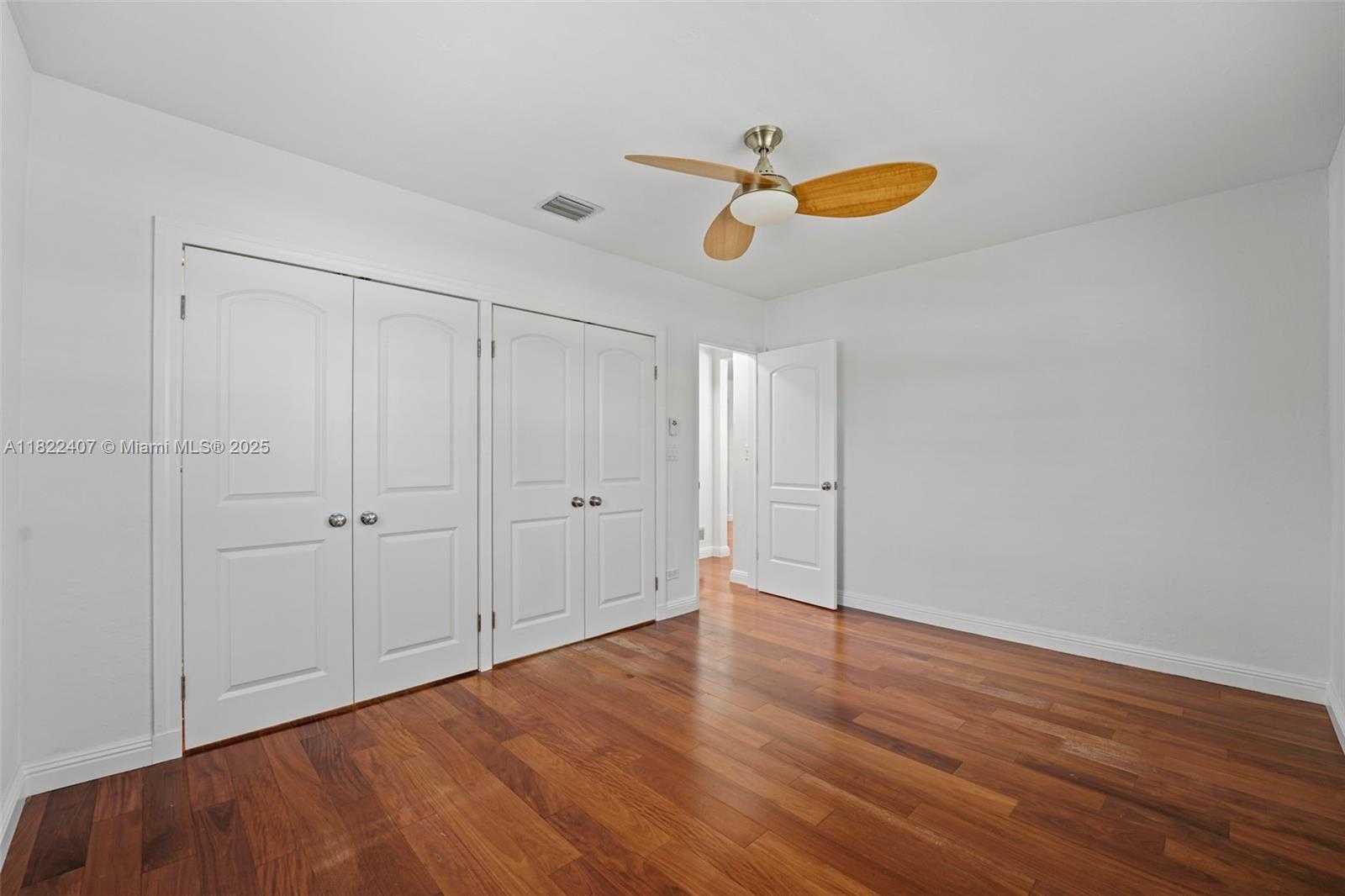 Small Image of 12730 IXORA RD, North Miami Number 21