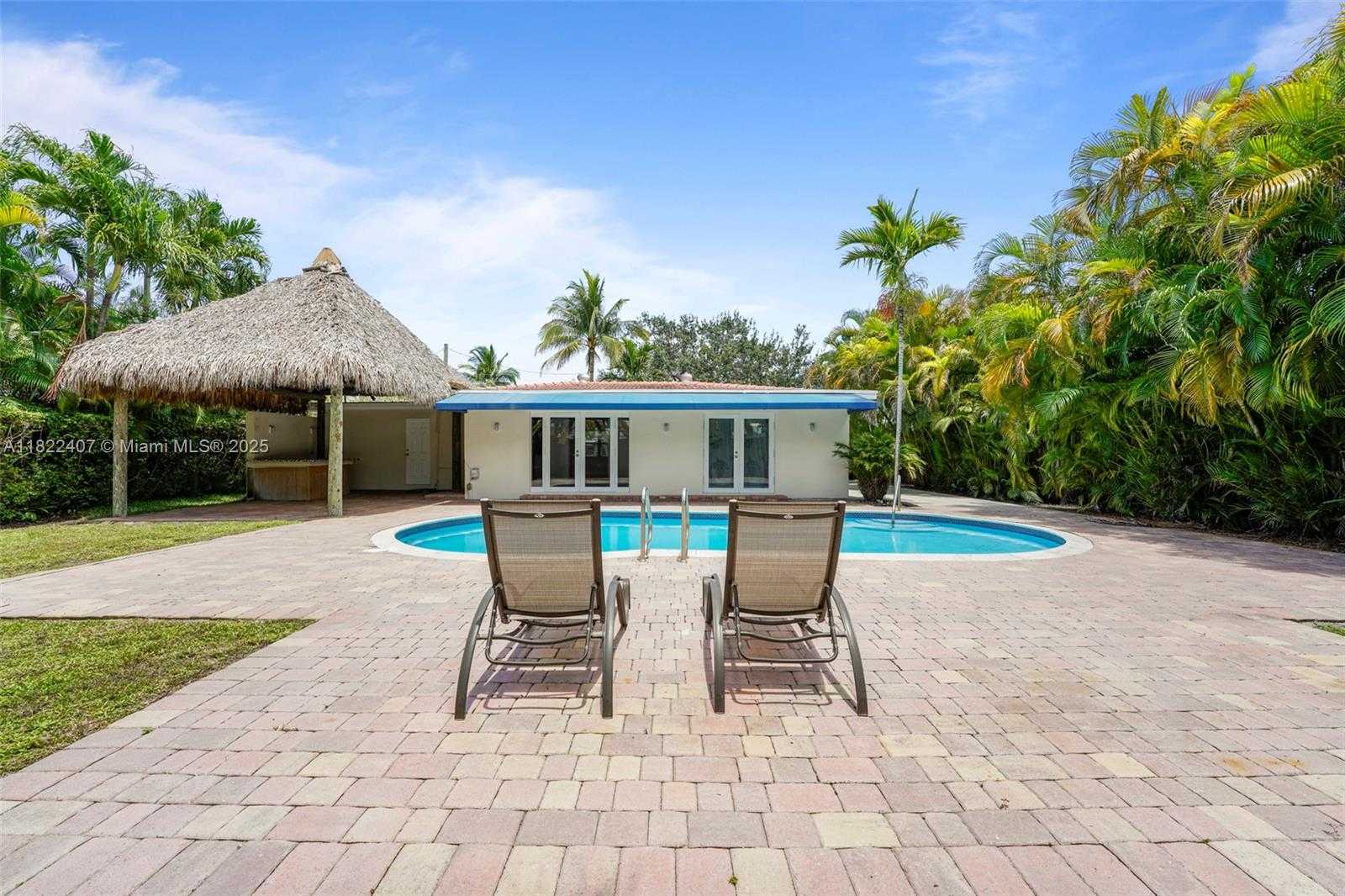 Small Image of 12730 IXORA RD, North Miami Number 32