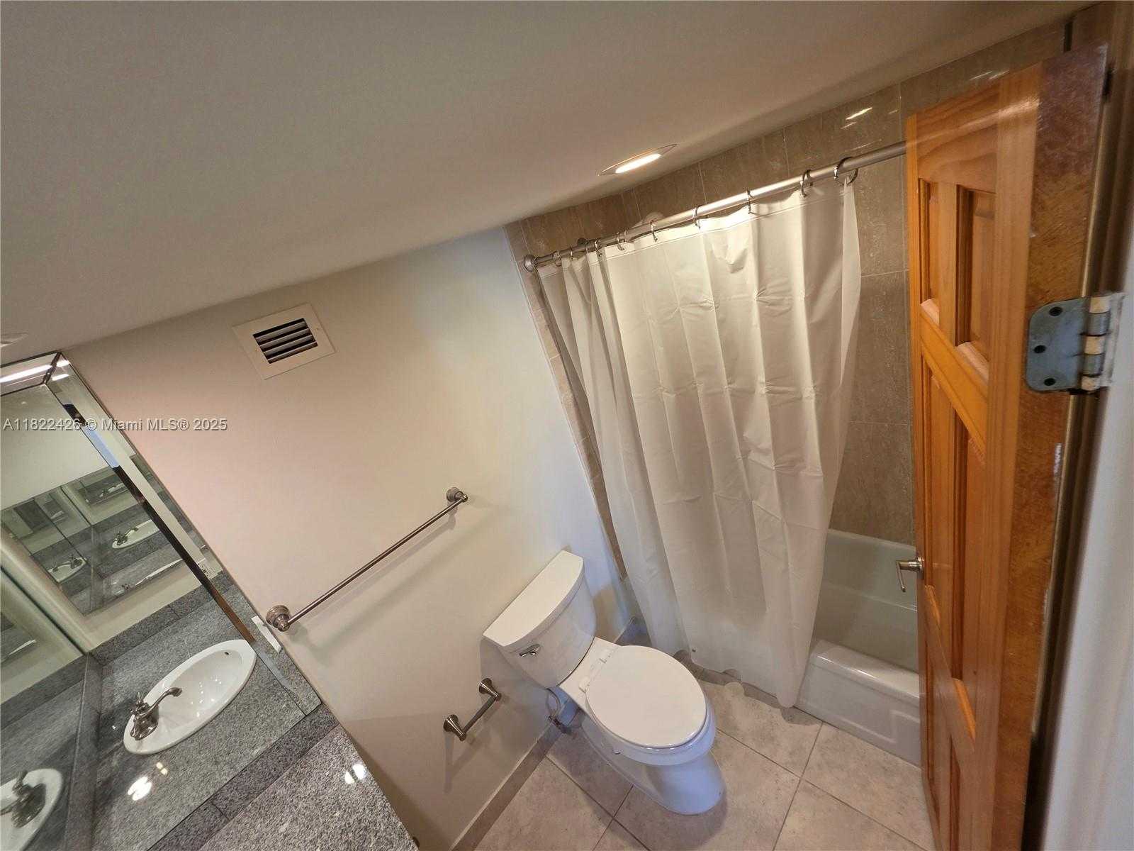 Small Image of 601 THREE ISLANDS BLVD #201, Hallandale Beach Number 22