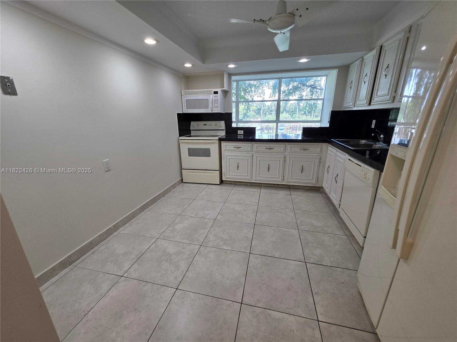 Small Image of 601 THREE ISLANDS BLVD #201, Hallandale Beach Number 23