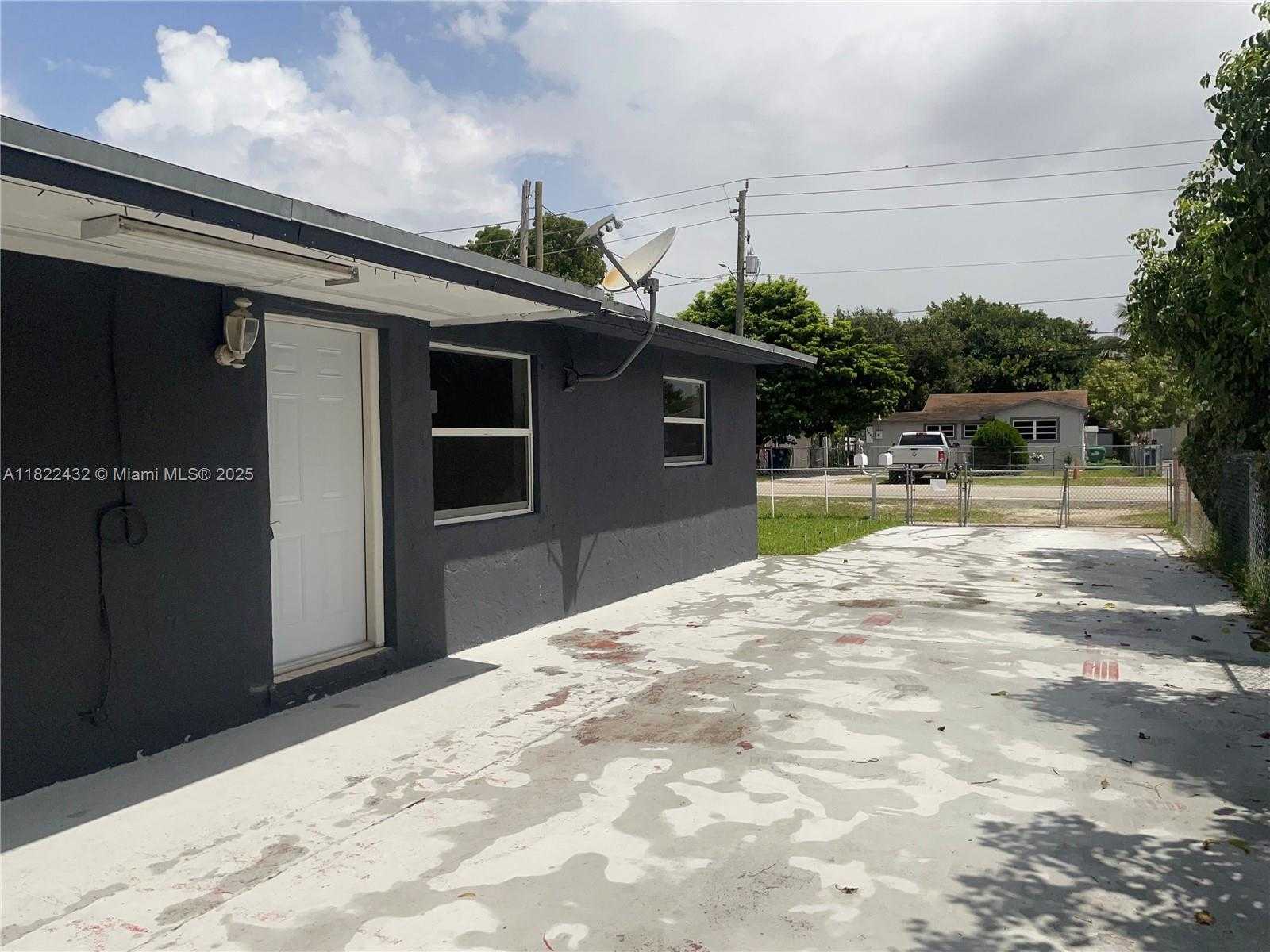 Small Image of 3338 NORTH WEST 34TH ST #3338, Miami Number 6