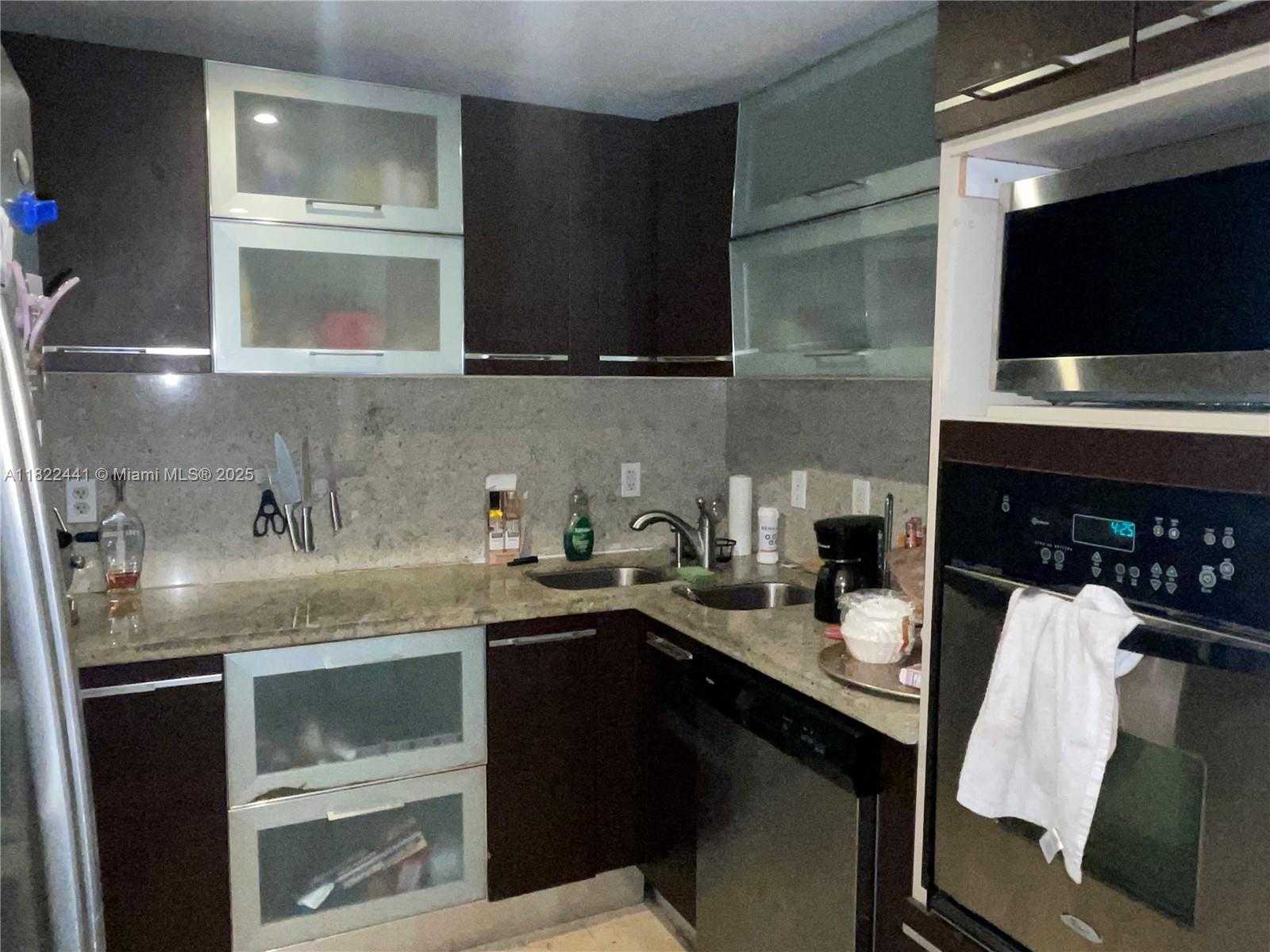 Small Image of 50 MENORES AVE #425, Coral Gables Number 15