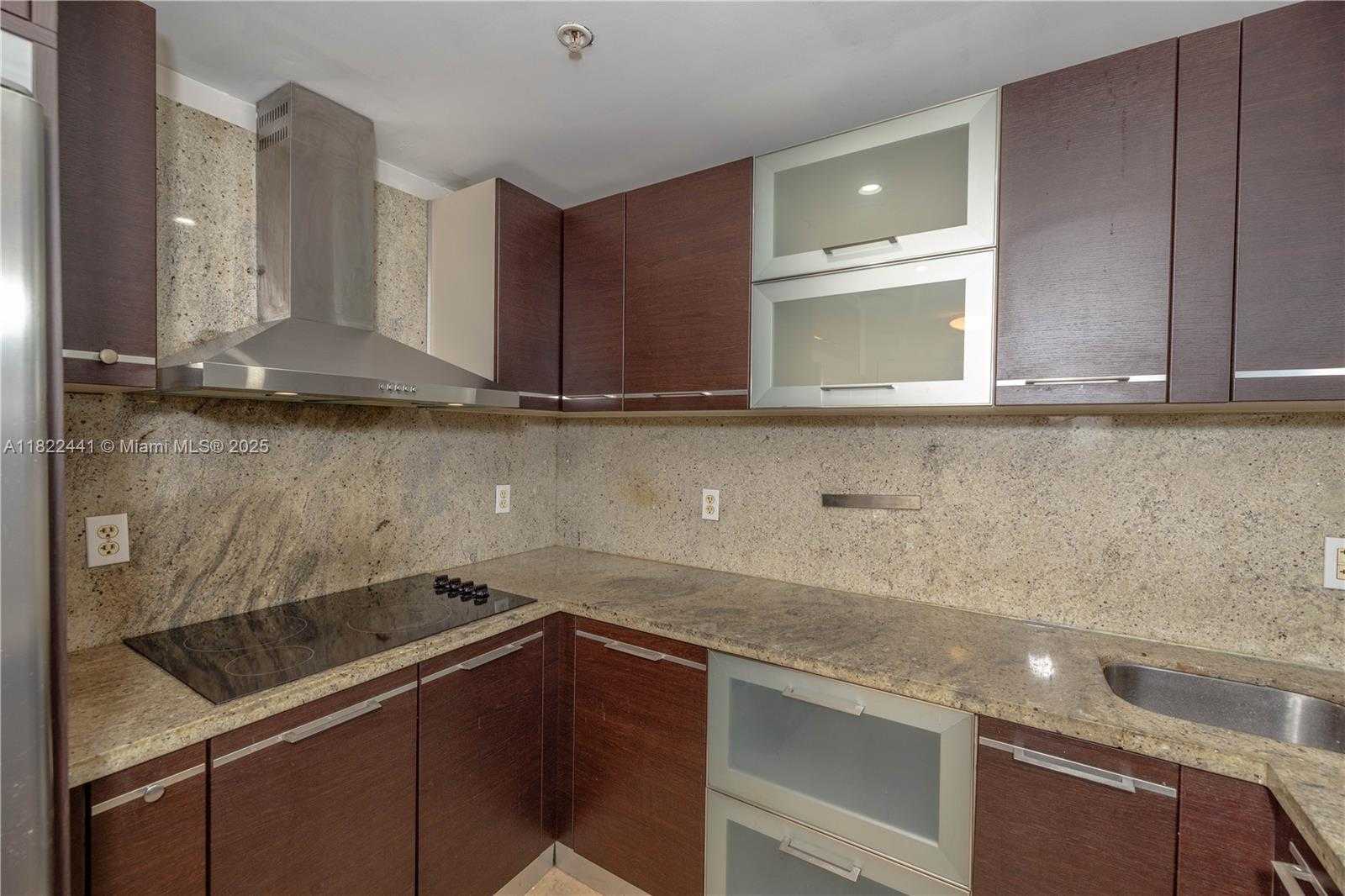 Small Image of 50 MENORES AVE #425, Coral Gables Number 25