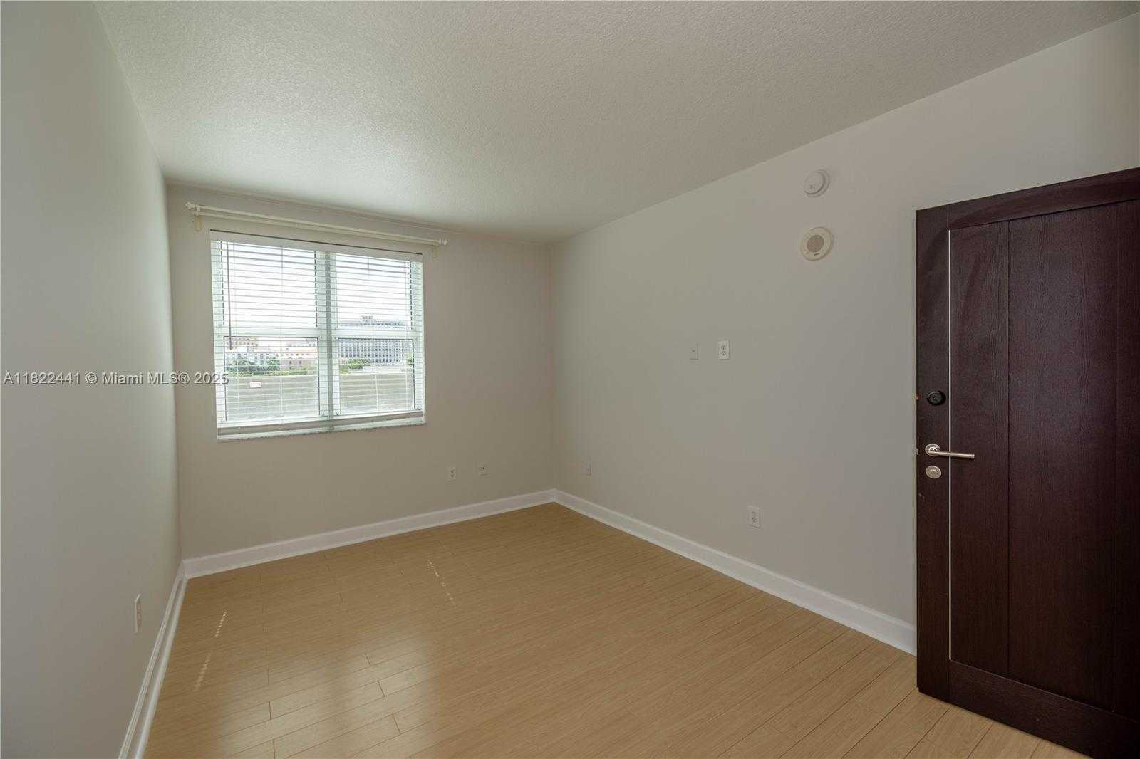 Small Image of 50 MENORES AVE #425, Coral Gables Number 26