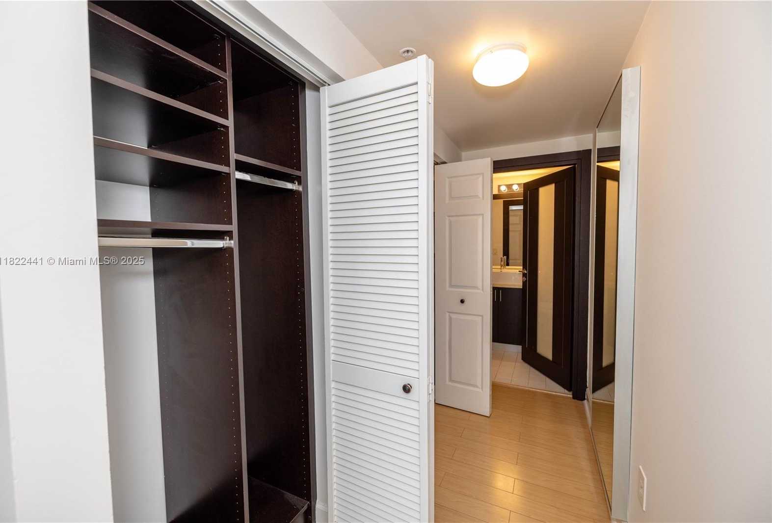 Small Image of 50 MENORES AVE #425, Coral Gables Number 27