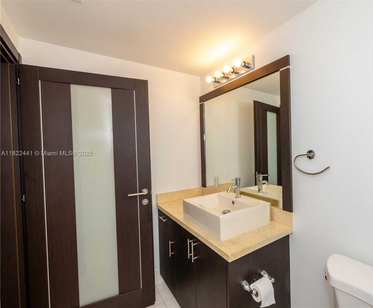 Small Image of 50 MENORES AVE #425, Coral Gables Number 28